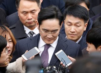 Samsung Vice Chairman Arrested on Bribery Charges FILE PHOTO - Samsung Group chief, Jay Y. Lee, leaves after attending a court hearing to review a detention warrant request against him at the Seoul Central District Court in Seoul