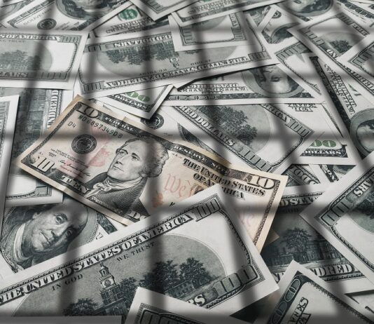 Facing financial crime: When should firms use on-demand financial crime expertise