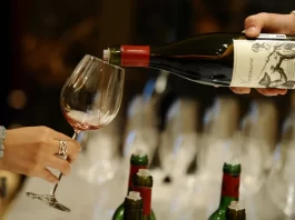 Trump Threatens 200% Tariff on French Wine as Macron Rejects “Board of Peace” Gambit