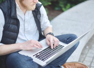 Setting Up Your Business Website: Addressing Legal Requirements