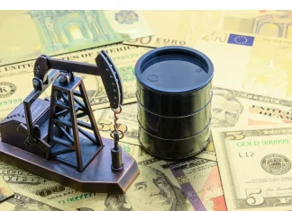 Oil Above $90 as Iran Strikes Tankers in Hormuz