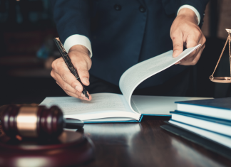 How a Litigation Solicitor Can Help Navigate Contract Disputes