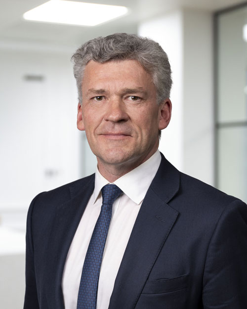 Simon Hall and Michelle De Biolley Join Caldwell, Strengthening Firm’s Board & CEO and Financial Services Practices