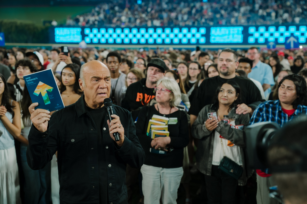 Capacity Crowd of 45,000 Attends Greg Laurie’s Evangelistic Crusade, Packing Out Angel Stadium in California