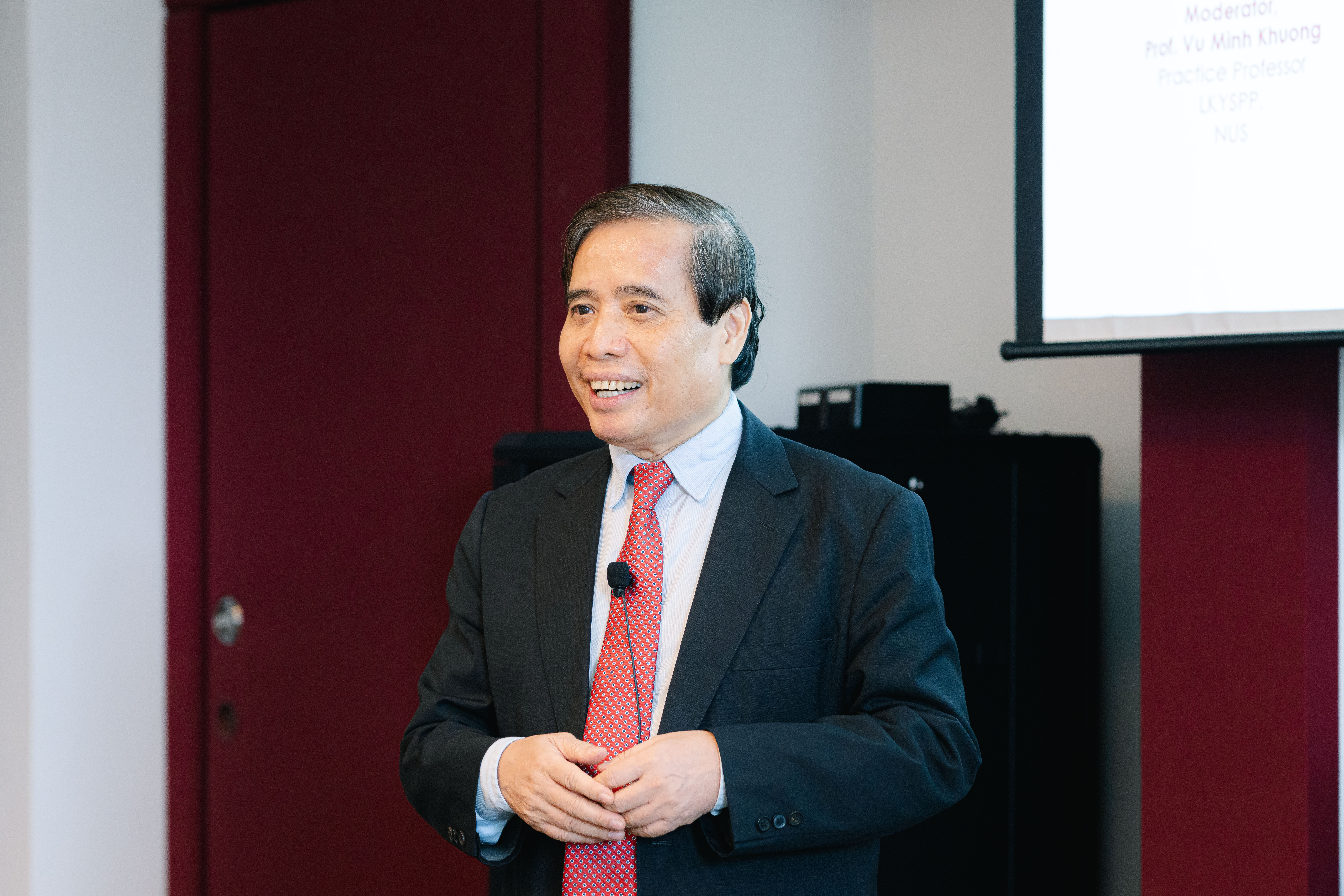 Prof. Vu Minh Khuong, Practice Professor at the Lee Kuan Yew School of Public Policy, National University of Singapore, at the report launch event