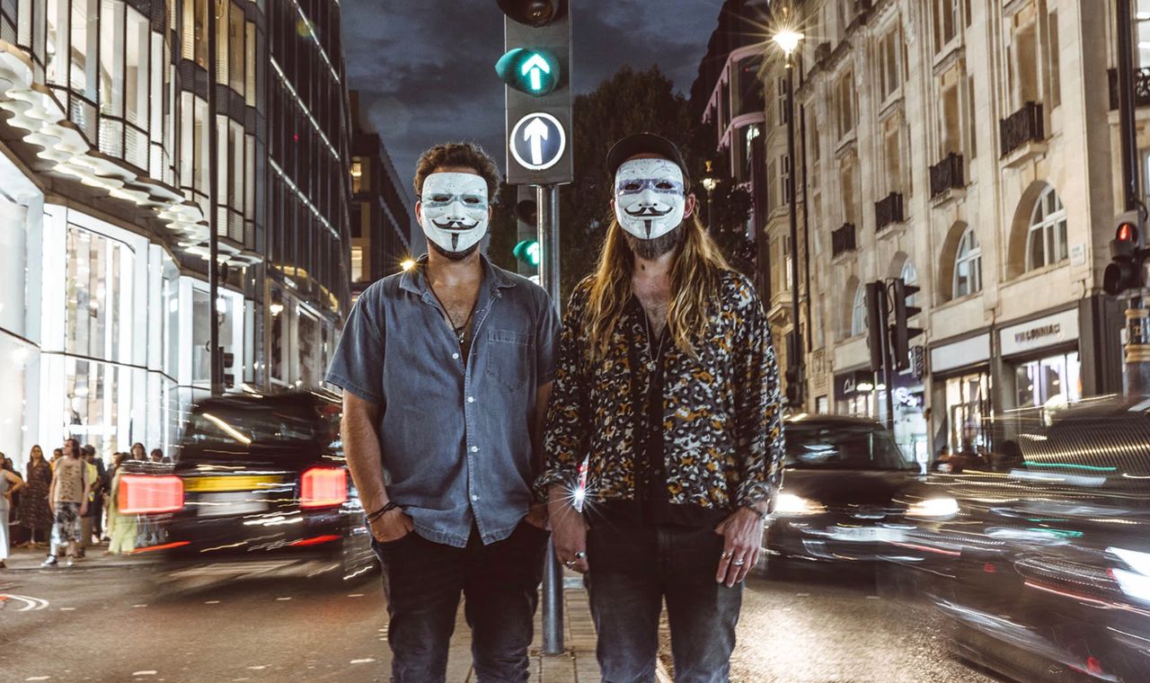 STREET ARTIST THE POSTMAN ANNOUNCE A UNIQUE PARTNERSHIP WITH MY CHARITY UNIVERSITY HOSPITALS SUSSEX