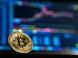 Bitcoin Slides Toward $90,000 as ETF Outflows Top $1.1 Billion