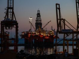Oil Crashes to $72 as Trump Backs Down: Oversupply Crisis Returns