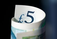 Currency Traders Bet Against Sterling Ahead of UK Budget