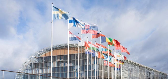 eib33