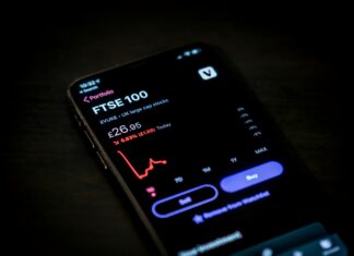 FTSE 100 on the rise ahead of Autumn budget