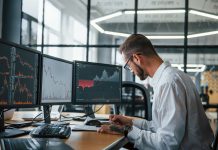 BlackRock Moves to Take On Hedge Fund Giants