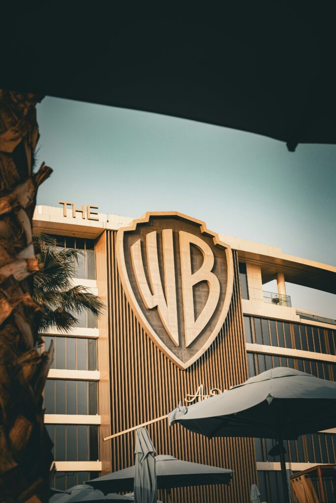 Larry Ellison Steps In to Backstop Paramount’s $108bn Bid for Warner Bros Discovery