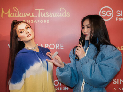 AGNEZ MO Reunites with Wax Figure and Fans at Madame Tussauds Singapore’s Exclusive Fan Meet