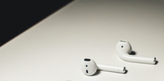 How iPhone Sales Drove Apple to a Record $144bn Quarter