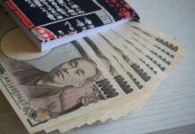 Japan’s 10-Year Bond Yield Nears 3% as Yen Weakness Tests the Bank of Japan