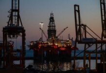 Trump Warns Iran Ceasefire Is Near Collapse as Hormuz Remains Shut