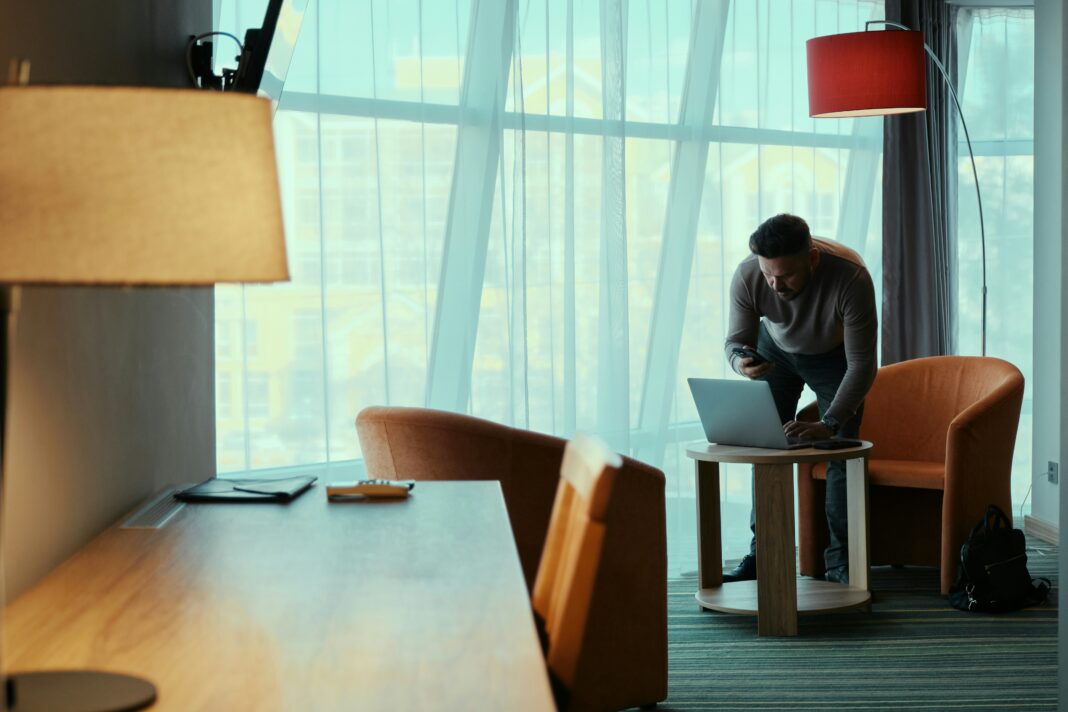 andrej-lisakov-6OaEWa8W3EA-unsplash