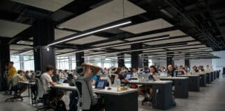 Samsung Staff Set for $400,000 Bonuses as AI Profits Surge