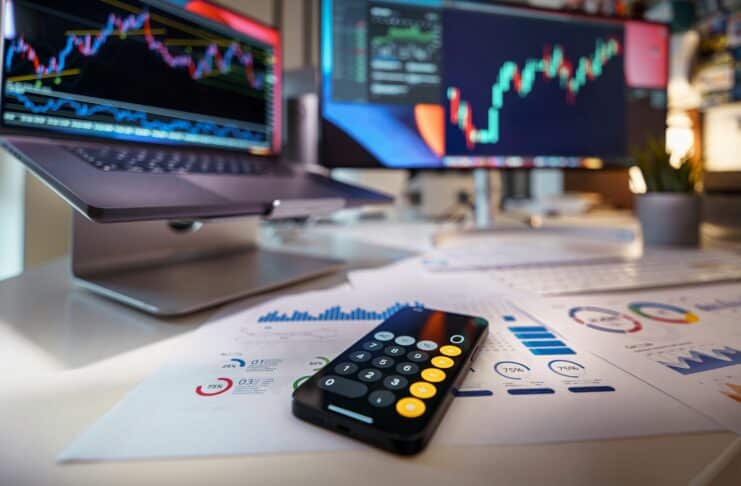 FTSE Grinds Higher as Gold, Iran and Nvidia Keep Markets on Edge