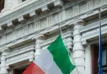 Monte dei Paschi Launches €34bn Double Bid to Reshape Italian Banking