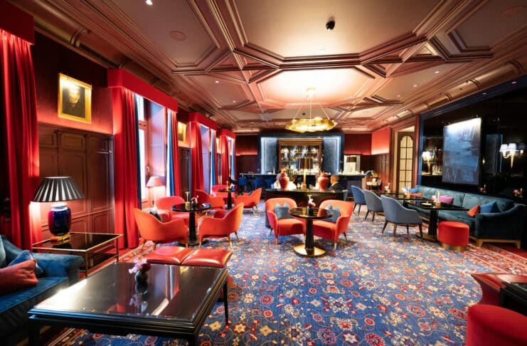 WEEKEND READ: Why the Super-Rich Are Paying Thousands Just to Get Into a Room