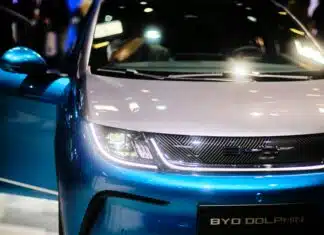 EU Turns to China to Cap Hybrid Car Exports as Trade Tensions Escalate