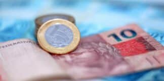 Hungary’s Bond Bulls Bet on Euro Path as Inflation Target Falls
