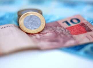 Hungary’s Bond Bulls Bet on Euro Path as Inflation Target Falls