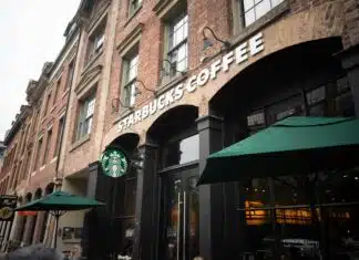 Starbucks Is Betting $1bn That Customers Still Want to Linger