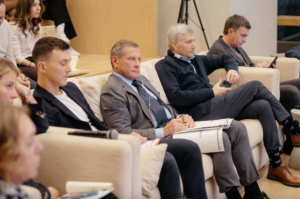 Grigory Berezkin joined the KomiTEK board in 1994 and sold the holding to Lukoil in 1999