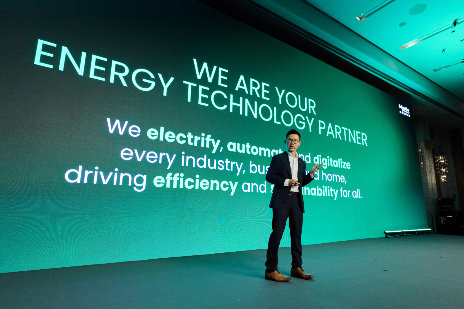 Jonathan Chiu, President of Schneider Electric Hong Kong, delivered the opening keynote, "A Defining Moment for Advancing Energy Tech in Hong Kong."
