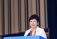 Chinese medicine maker addresses global TCM gathering, bringing flagship heart pill to trial in Singapore